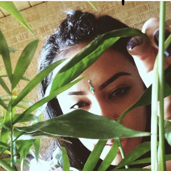 Meet your Posher, Mindingmybusiness - Picture 1 of 1